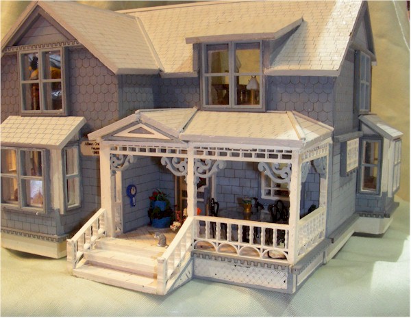 Crockett Victorian outlet Dollhouse Kit 1/4